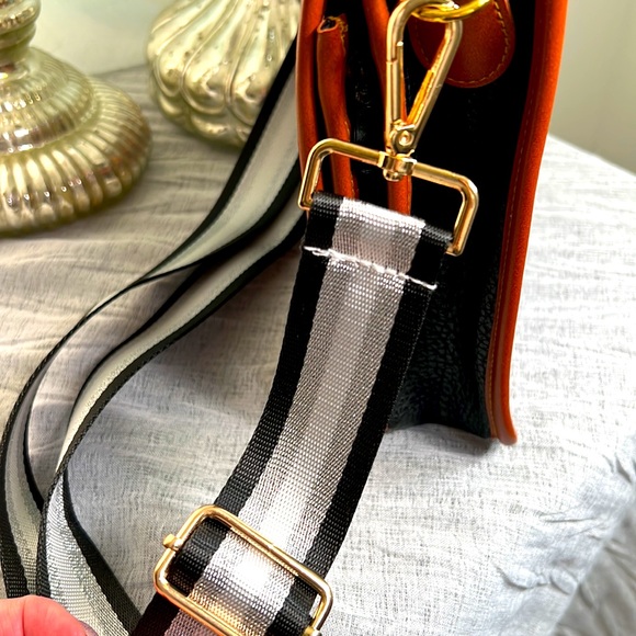 EXTENDABLE SHOULDER/CROSSBODY STRAP - Picture 3 of 7